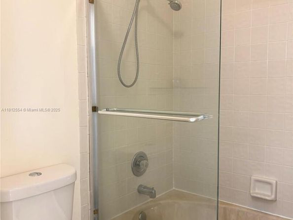 3564 Magellan Cir 2131, Aventura FL 33180