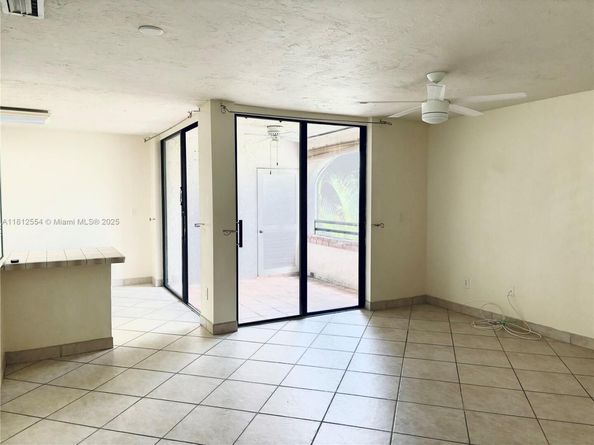 3564 Magellan Cir 2131, Aventura FL 33180
