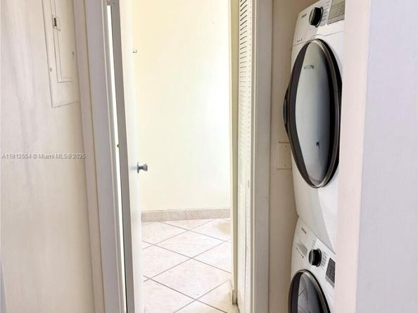 3564 Magellan Cir 2131, Aventura FL 33180