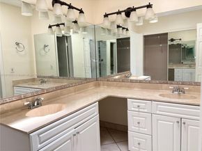 3564 Magellan Cir 2131, Aventura FL 33180