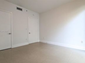 6000 Collins Ave 111, Miami Beach FL 33140