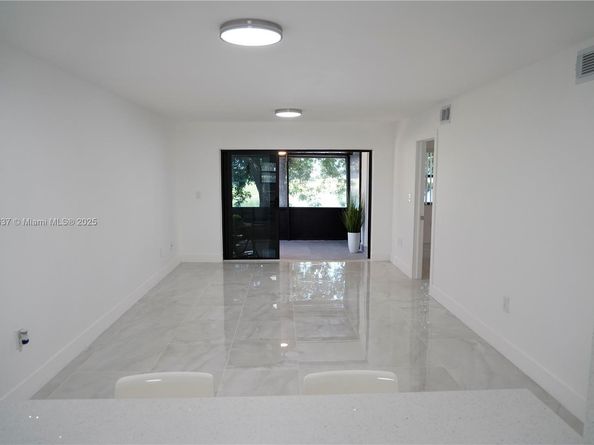 510 W Park Dr 105, Miami FL 33172