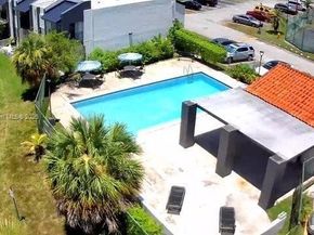 510 W Park Dr 105, Miami FL 33172