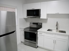 510 W Park Dr 105, Miami FL 33172