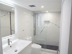 510 W Park Dr 105, Miami FL 33172