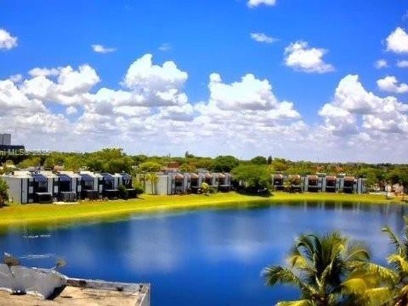 510 W Park Dr 105, Miami FL 33172