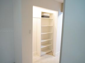 510 W Park Dr 105, Miami FL 33172