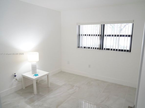 510 W Park Dr 105, Miami FL 33172
