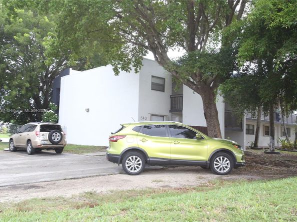 510 W Park Dr 105, Miami FL 33172