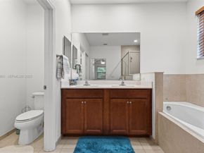 6978 Broadland Way, Coconut Creek FL 33073