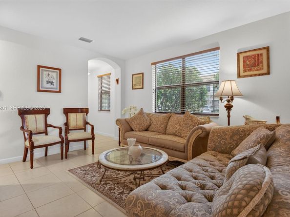 6978 Broadland Way, Coconut Creek FL 33073