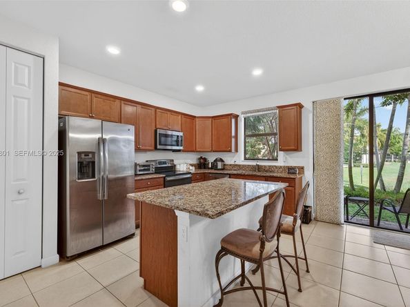 6978 Broadland Way, Coconut Creek FL 33073