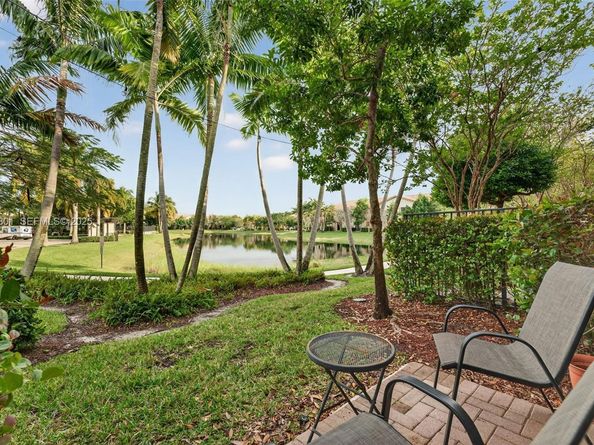 6978 Broadland Way, Coconut Creek FL 33073