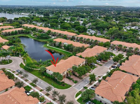 6978 Broadland Way, Coconut Creek FL 33073