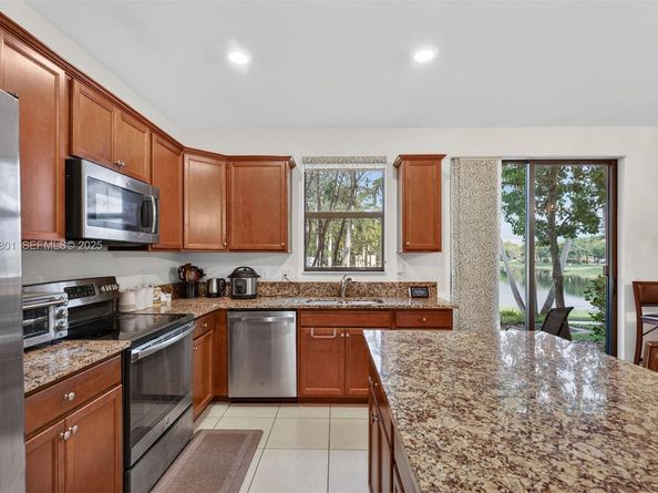 6978 Broadland Way, Coconut Creek FL 33073