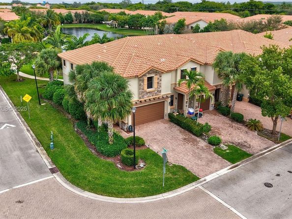 6978 Broadland Way, Coconut Creek FL 33073