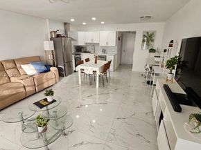 340 S Oakridge  S 340, Deerfield Beach FL 33442