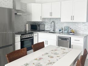 340 S Oakridge  S 340, Deerfield Beach FL 33442