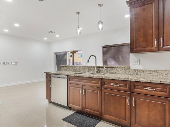 10219 SW 18th Ct 10219, Miramar FL 33025