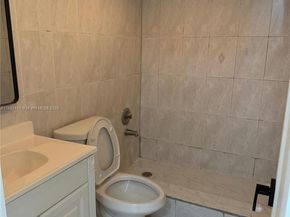 6625 W 4th Ave 204, Hialeah FL 33012