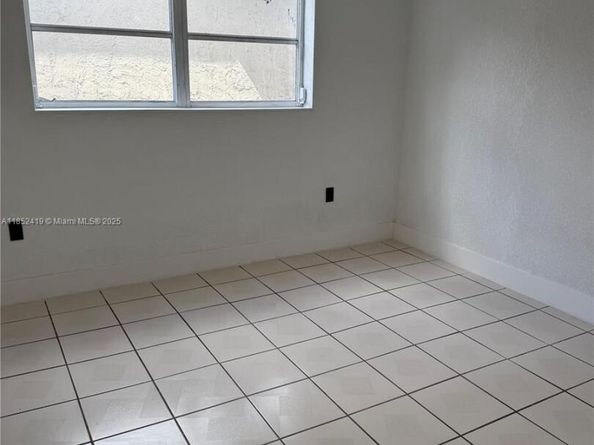 6625 W 4th Ave 204, Hialeah FL 33012