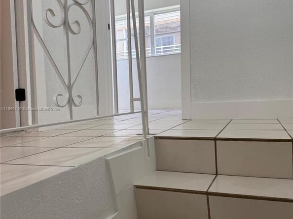 6625 W 4th Ave 204, Hialeah FL 33012