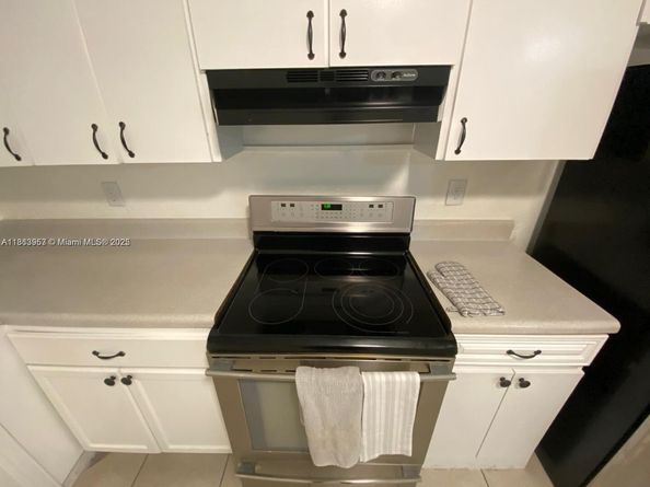 28185 SW 143rd Ct, Homestead FL 33033