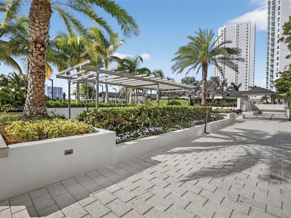 7000 Island Blvd 903, Aventura FL 33160