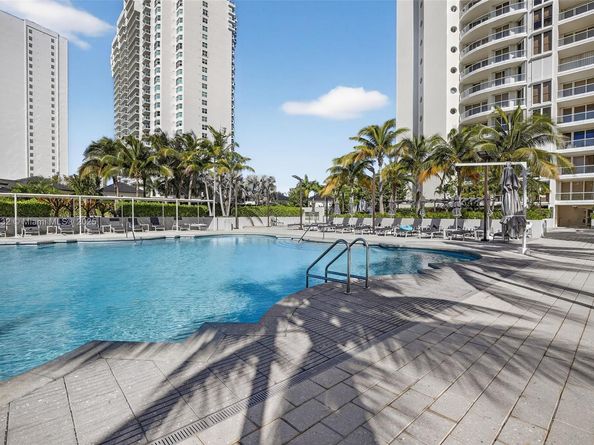 7000 Island Blvd 903, Aventura FL 33160