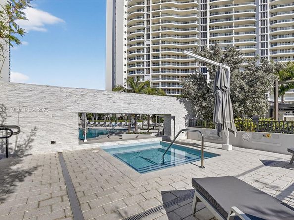 7000 Island Blvd 903, Aventura FL 33160