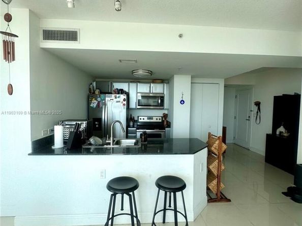 1871 NW S River Dr 903, Miami FL 33125