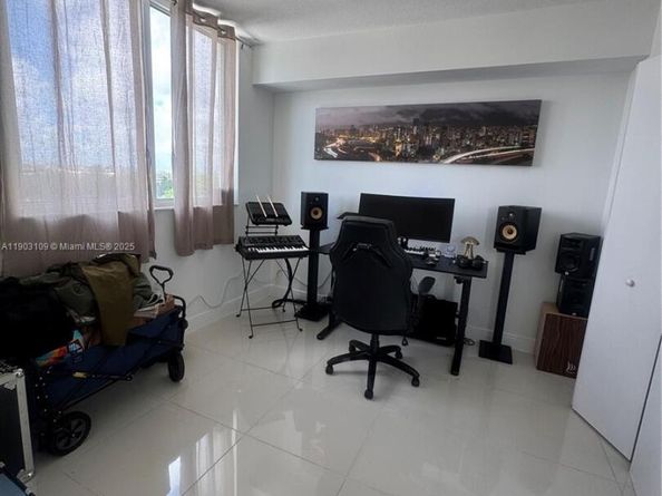 1871 NW S River Dr 903, Miami FL 33125