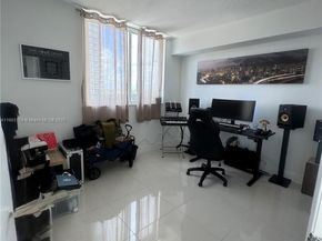 1871 NW S River Dr 903, Miami FL 33125