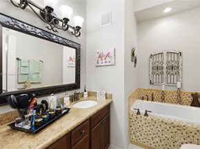 2731 S Parkview Dr, Hallandale Beach FL 33009