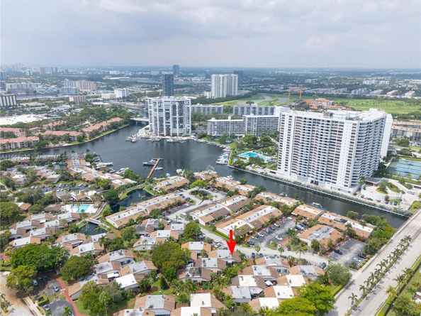 2731 S Parkview Dr, Hallandale Beach FL 33009
