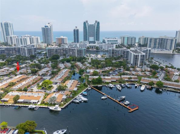 2731 S Parkview Dr, Hallandale Beach FL 33009