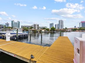 2731 S Parkview Dr, Hallandale Beach FL 33009