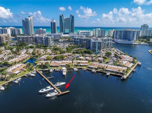 2731 S Parkview Dr, Hallandale Beach FL 33009