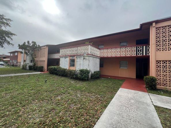 19080 NE 3rd Ct 312, Miami FL 33179