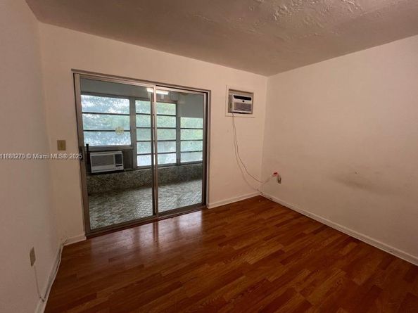 19080 NE 3rd Ct 312, Miami FL 33179
