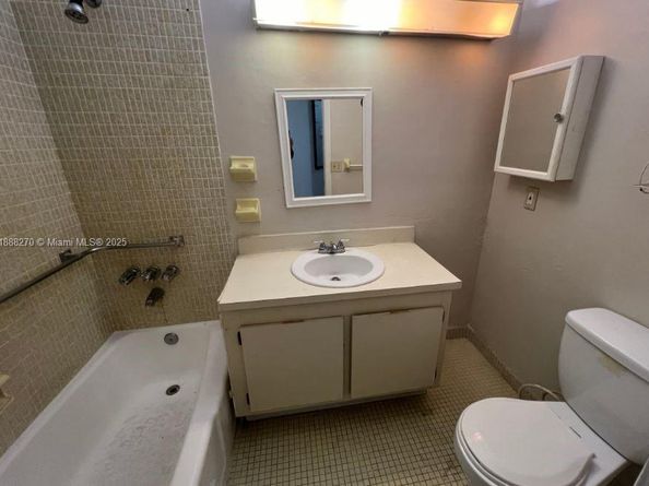 19080 NE 3rd Ct 312, Miami FL 33179