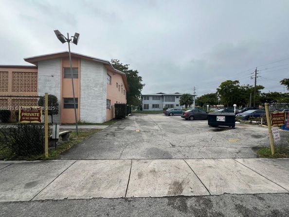 19080 NE 3rd Ct 312, Miami FL 33179