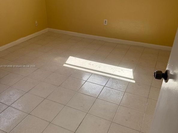 1371 NE 150th St, Miami FL 33161