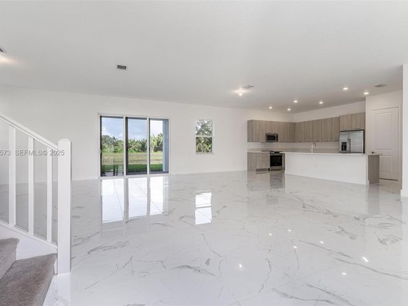 12259 SW 43rd St, Davie FL 33330