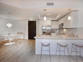 999 SW 1st Ave 1611, Miami FL 33130