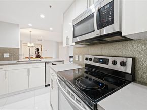 701 Brickell Key Blvd 1605, Miami FL 33131