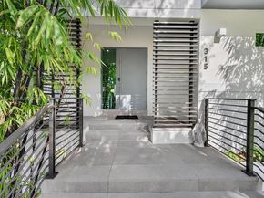 315 Palmwood Ln, Key Biscayne FL 33149