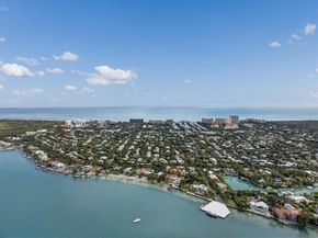 315 Palmwood Ln, Key Biscayne FL 33149