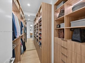 315 Palmwood Ln, Key Biscayne FL 33149