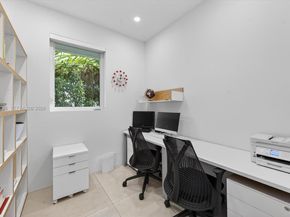 315 Palmwood Ln, Key Biscayne FL 33149